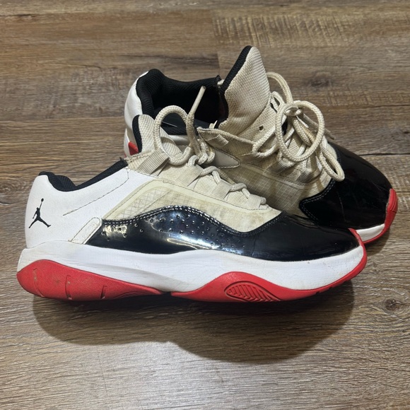 Jordan Other - Nike Air Jordan 11 CMFT Low sneakers in the White/Black/University Red